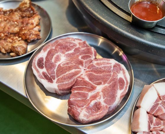 돼지목살 칼로리, 영양성분, 단백질, 다이어트, 고르는법, 효능, 지방, 유통기한