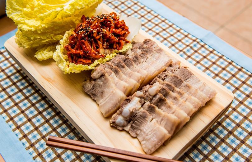 수육 칼로리, 효능, 영양성분, 단백질, 다이어트, 소금, 보관방법, 유통기한, 혈당, 당뇨, 콜레스테롤, 탄수화물, 지방