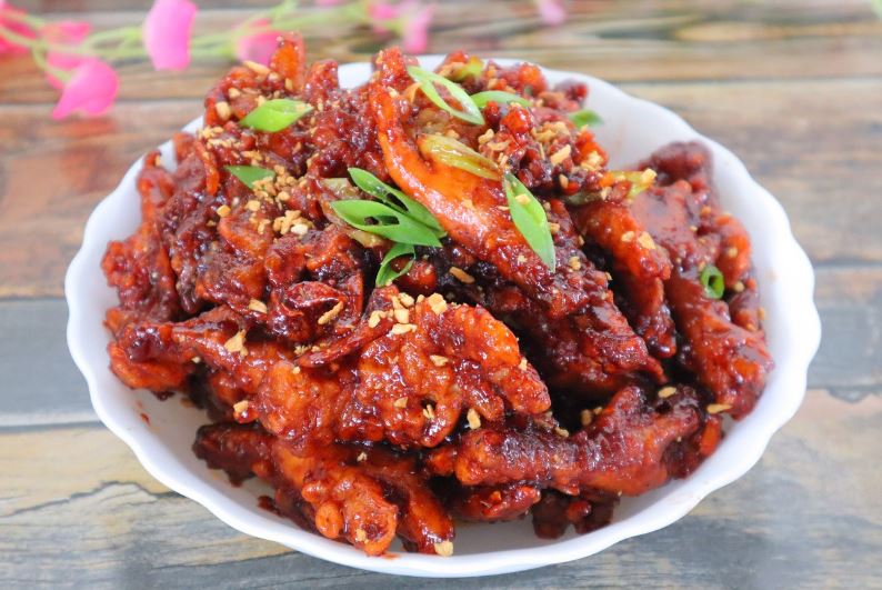 닭발 효능, 칼로리, 영양성분, 단백질, 콜레스테롤, 다이어트, 유통기한, 부작용, 1개, 혈당, 당뇨, 탄수화물, 지방, 나트륨, 보관법, 씻는법, 세척, 음식물쓰레기, 일반쓰레기